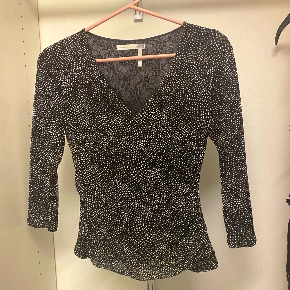 Super cute black and white Classiques top